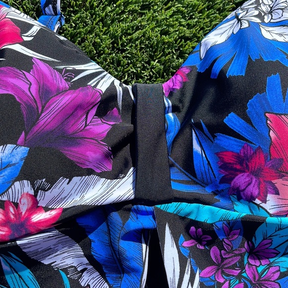 CROFT & BARROW | Floral Swim Top Only | Size 1X - Picture 5 of 8